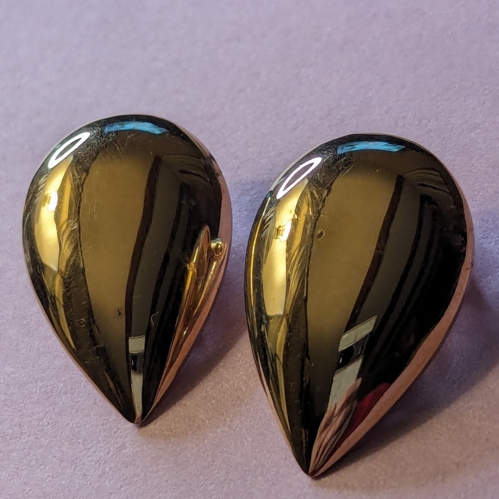 Sarah Coventry Earrings Signed SARAH Gold Plated Tear Drop, Clip Earring…